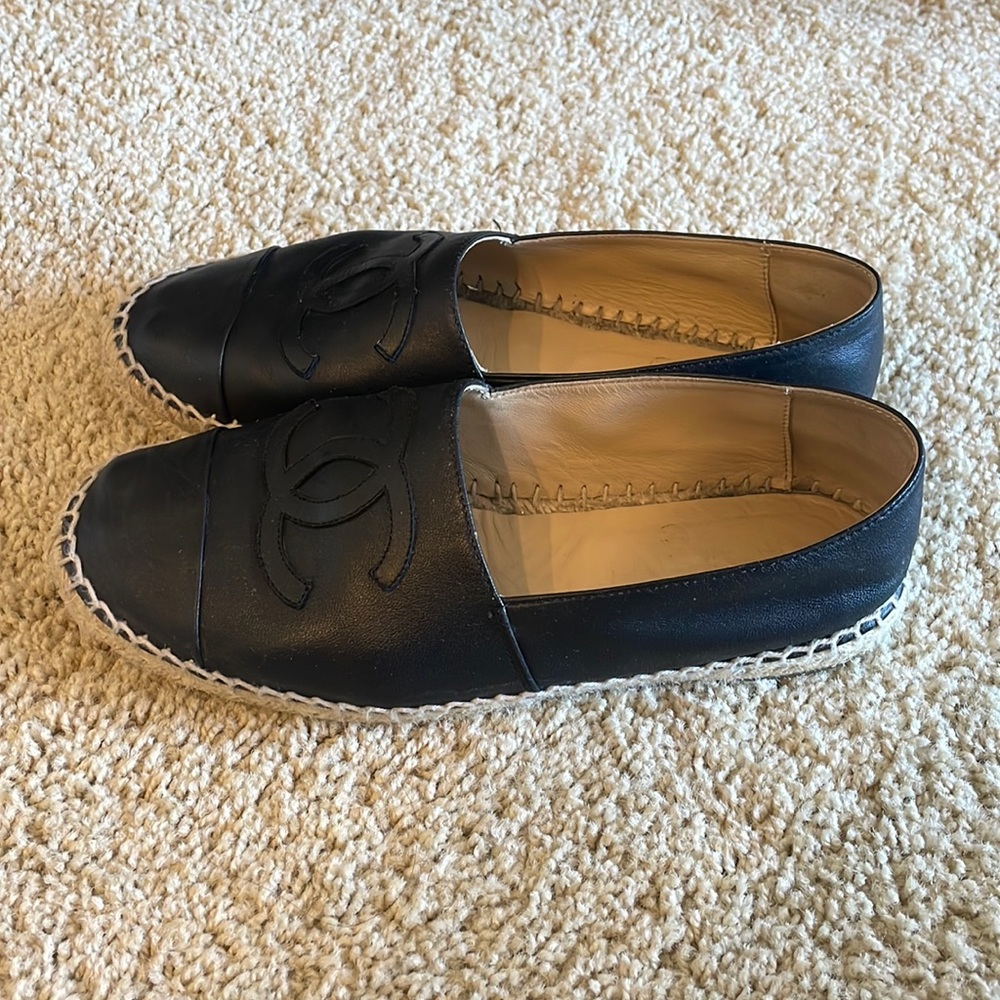Chanel Interlocking CC Logo Leather Espadrilles size 38